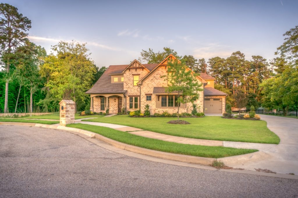 front lawn landscaping